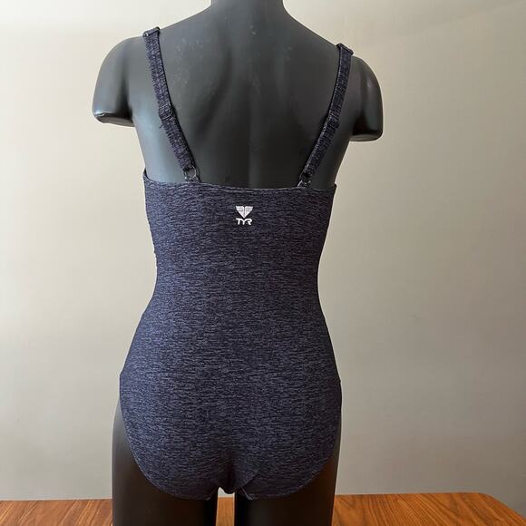 TYR One Piece Swimsuit Size 6 - Picture 4 of 10
